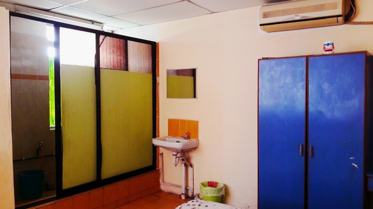 Hotel Makmur クアンタン エクステリア 写真