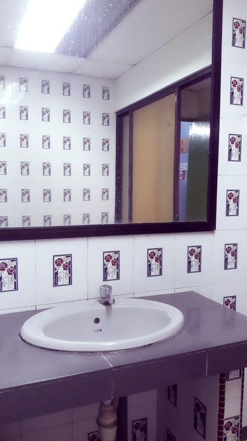 Hotel Makmur クアンタン エクステリア 写真