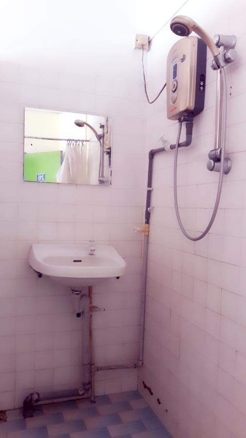 Hotel Makmur クアンタン エクステリア 写真
